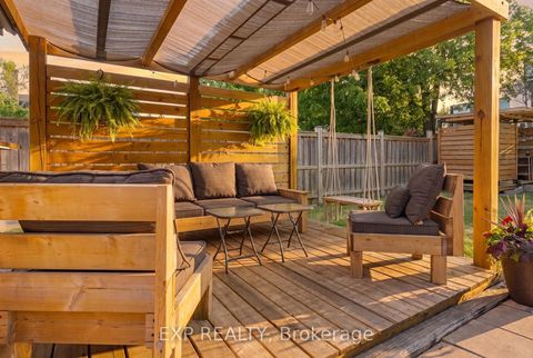 Photo 45 at 20 Malaren Road, Maple, Vaughan