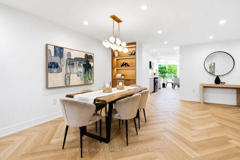Photo 2 at 311 - 7250 Yonge Street, Yorkhill, Vaughan