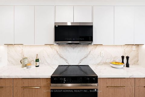 Photo 4 at 311 - 7250 Yonge Street, Yorkhill, Vaughan