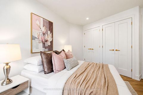 Photo 17 at 311 - 7250 Yonge Street, Yorkhill, Vaughan