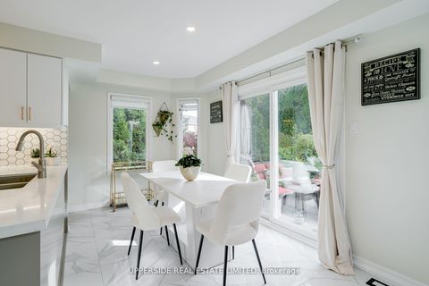 Photo 12 at 167 Covent Crescent, Aurora Highlands, Aurora