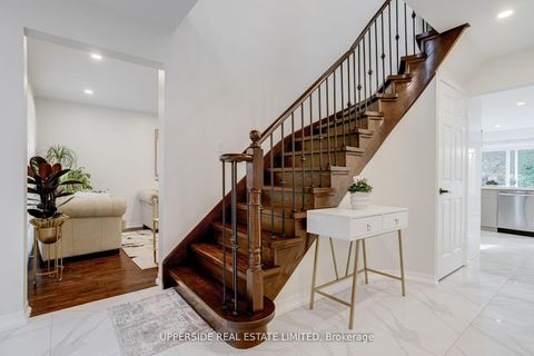 Photo 13 at 167 Covent Crescent, Aurora Highlands, Aurora
