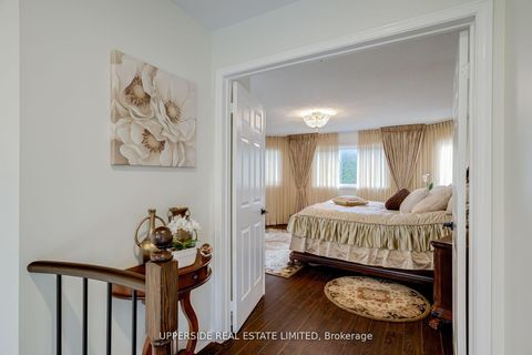 Photo 14 at 167 Covent Crescent, Aurora Highlands, Aurora