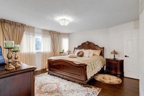 Photo 15 at 167 Covent Crescent, Aurora Highlands, Aurora