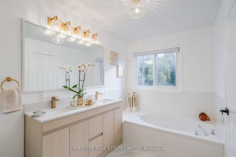 Photo 18 at 167 Covent Crescent, Aurora Highlands, Aurora
