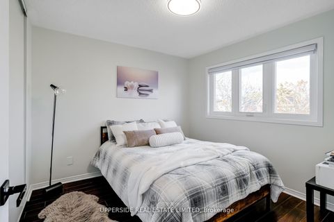 Photo 23 at 167 Covent Crescent, Aurora Highlands, Aurora