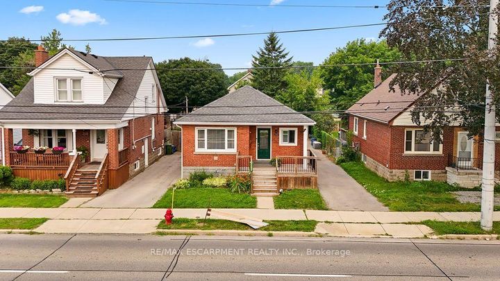 Photo 2 at 340 Upper Gage Avenue, Raleigh, Hamilton
