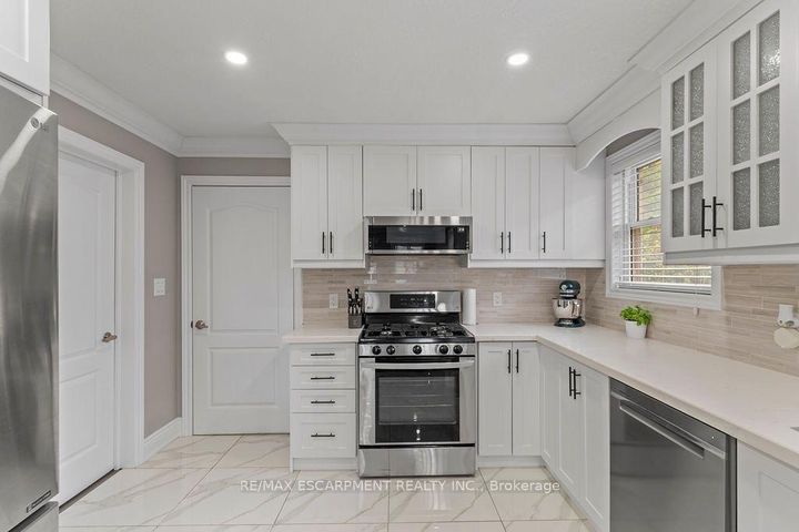 Photo 6 at 340 Upper Gage Avenue, Raleigh, Hamilton