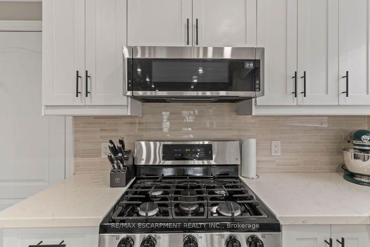 Photo 8 at 340 Upper Gage Avenue, Raleigh, Hamilton