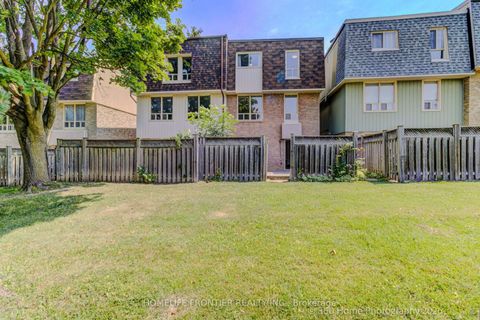 Photo 29 at 92 Poplar Crescent W, Aurora Highlands, Aurora