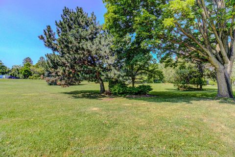 Photo 32 at 92 Poplar Crescent W, Aurora Highlands, Aurora