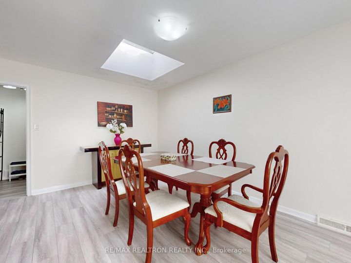 Photo 6 at 46 Palomino Crescent, Bayview Village, Toronto