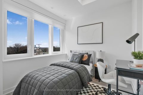 Photo 11 at 63 - 73 Curlew Drive, Donalda, Toronto