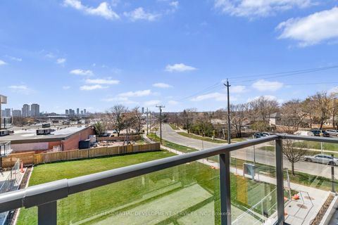 Photo 23 at 63 - 73 Curlew Drive, Donalda, Toronto