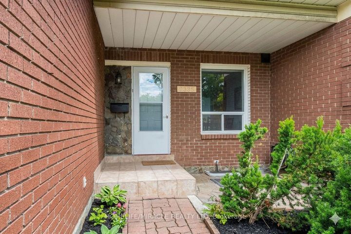 Photo 2 at 2335 Council Ring Road, Erin Mills, Mississauga