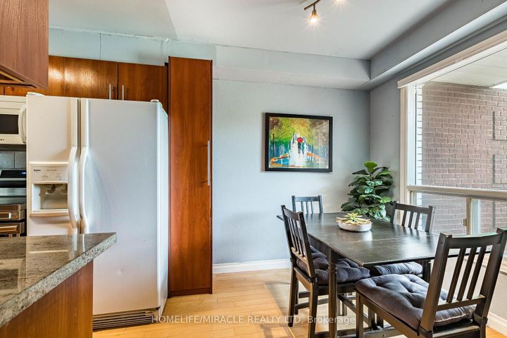 Photo 17 at 2335 Council Ring Road, Erin Mills, Mississauga