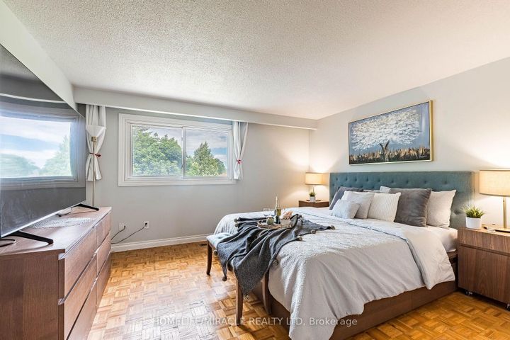 Photo 21 at 2335 Council Ring Road, Erin Mills, Mississauga