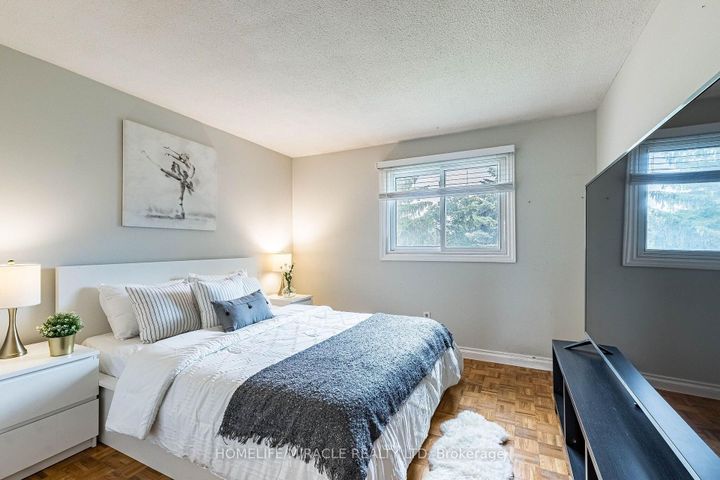 Photo 25 at 2335 Council Ring Road, Erin Mills, Mississauga