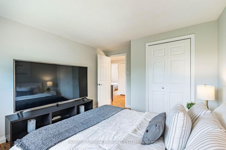 Photo 26 at 2335 Council Ring Road, Erin Mills, Mississauga