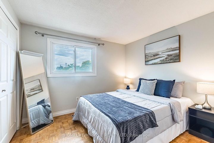 Photo 28 at 2335 Council Ring Road, Erin Mills, Mississauga