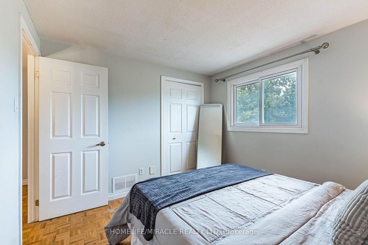 Photo 30 at 2335 Council Ring Road, Erin Mills, Mississauga