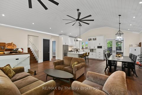 Photo 11 at 208 Thomas Street, Stayner, Clearview