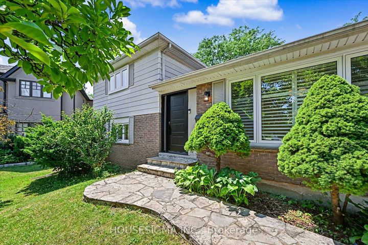 Photo 1 at 444 Withnell Crescent, WO West, Oakville