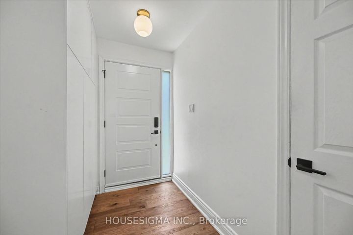 Photo 4 at 444 Withnell Crescent, WO West, Oakville