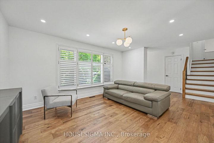 Photo 5 at 444 Withnell Crescent, WO West, Oakville