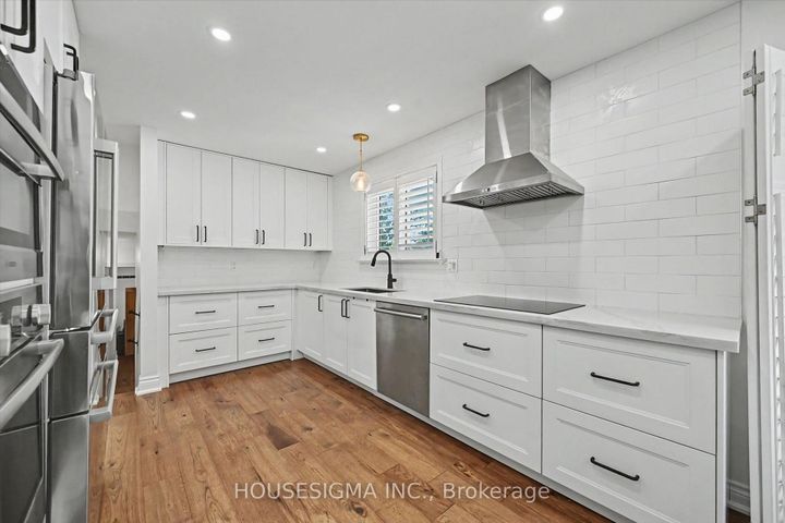 Photo 8 at 444 Withnell Crescent, WO West, Oakville