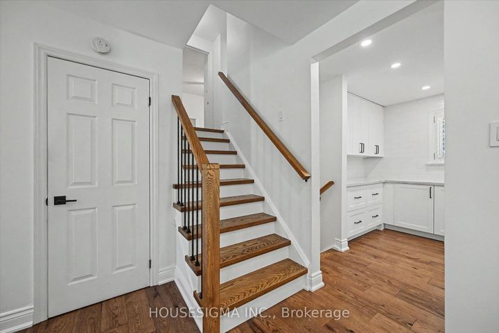 Photo 11 at 444 Withnell Crescent, WO West, Oakville