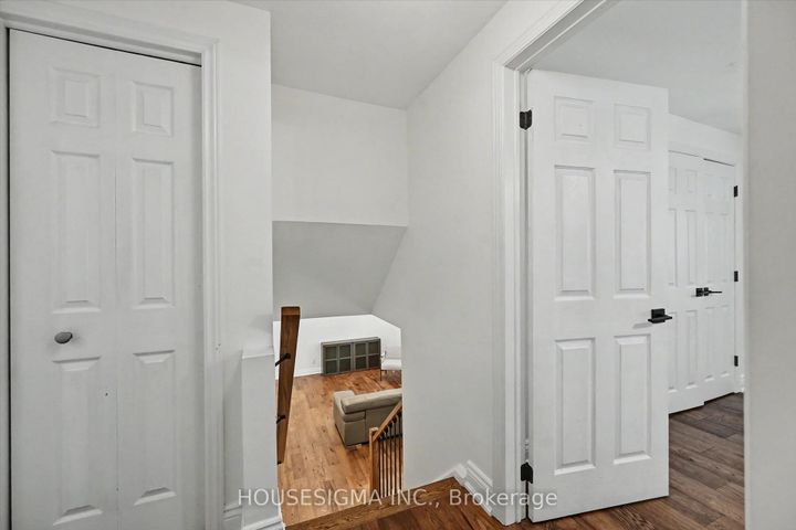 Photo 12 at 444 Withnell Crescent, WO West, Oakville