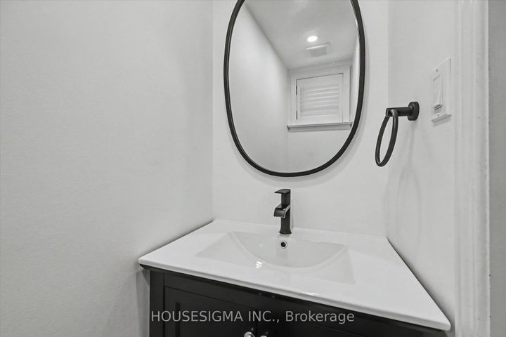 Photo 24 at 444 Withnell Crescent, WO West, Oakville