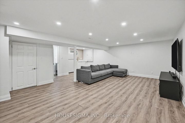 Photo 26 at 444 Withnell Crescent, WO West, Oakville