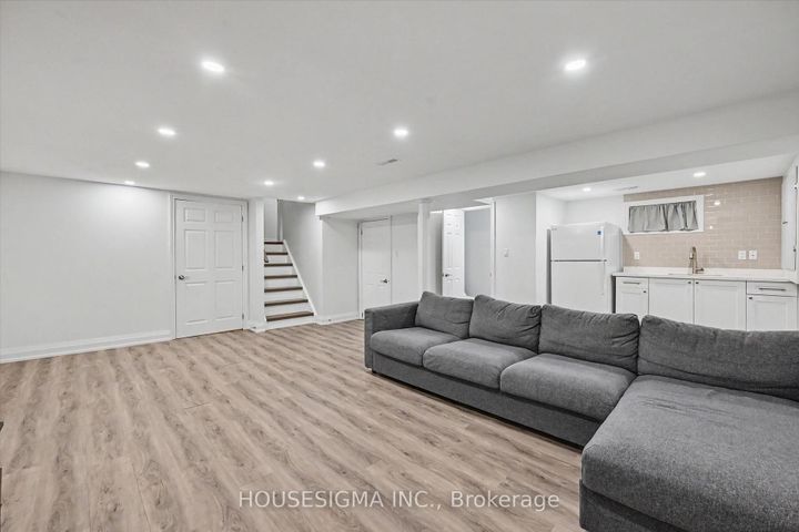Photo 27 at 444 Withnell Crescent, WO West, Oakville