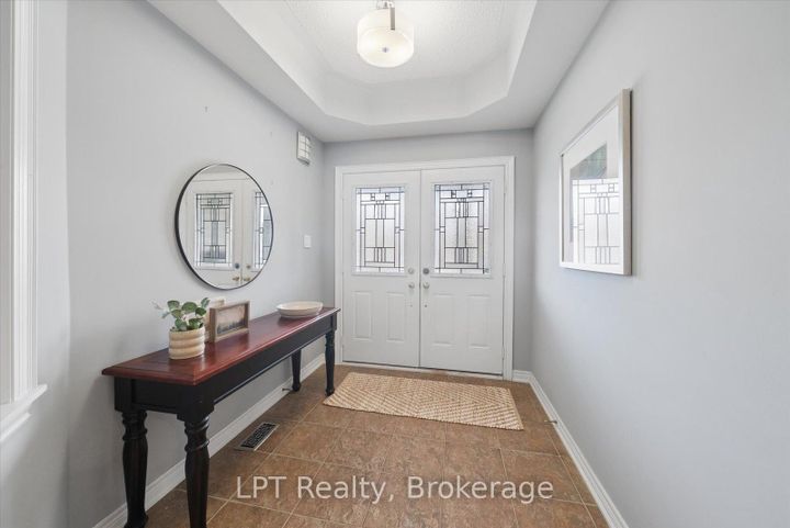 Photo 4 at 1329 Coldstream Drive, Taunton, Oshawa
