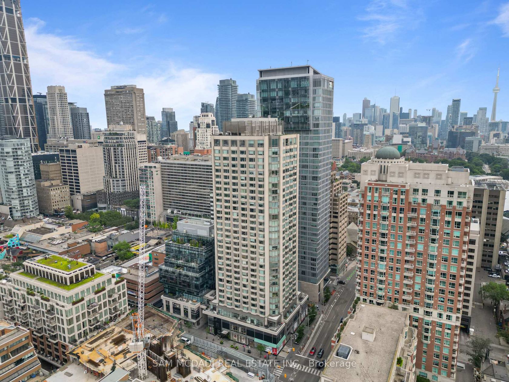 704 - 155 Yorkville Avenue, Annex, Toronto photo number 2
