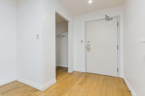 Photo 5 at 1705 - 25 Grenville Street, Bay Street Corridor, Toronto