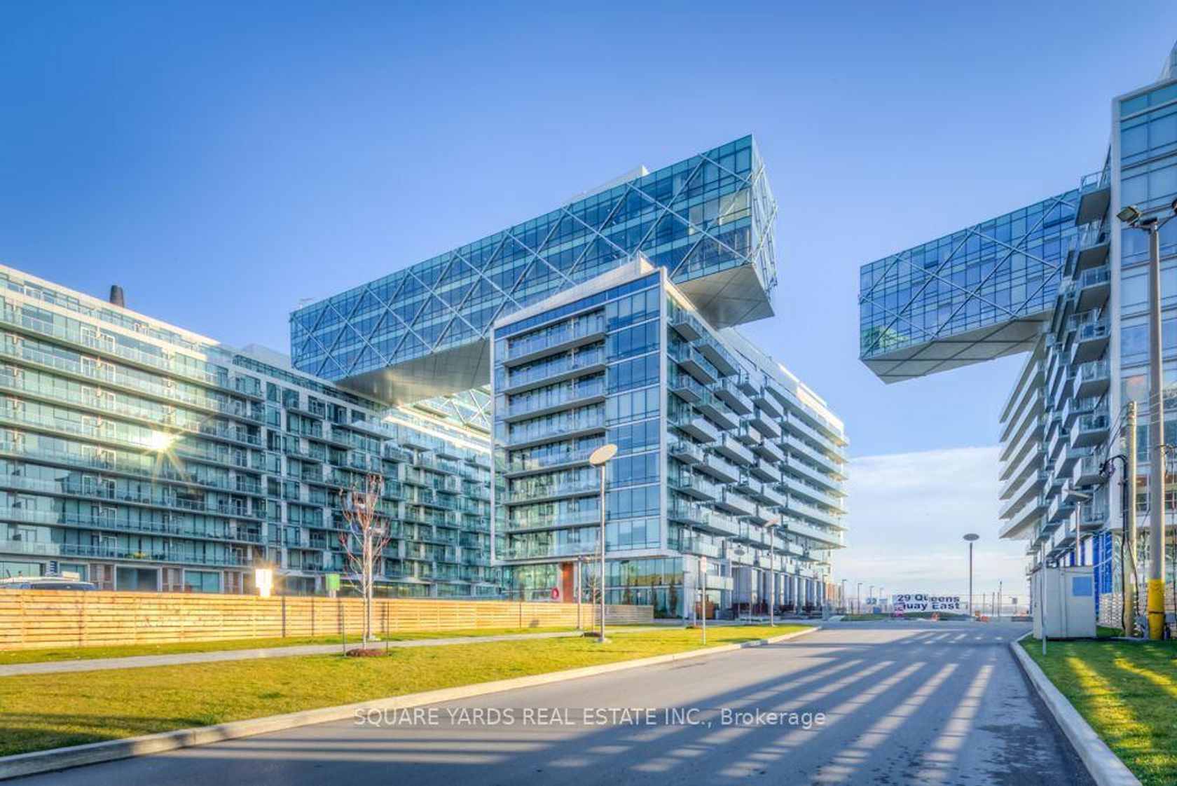 302 - 39 Queens Quay E, Waterfront Communities C8, Toronto photo number 2