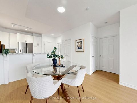 Photo 5 at 1009 - 1135 Royal York Road, Humber Valley, Toronto