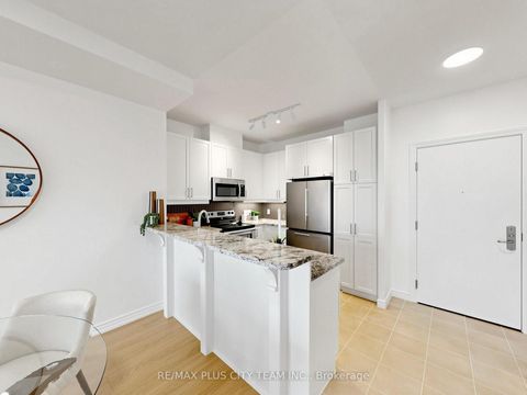 Photo 9 at 1009 - 1135 Royal York Road, Humber Valley, Toronto