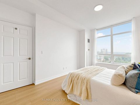 Photo 15 at 1009 - 1135 Royal York Road, Humber Valley, Toronto