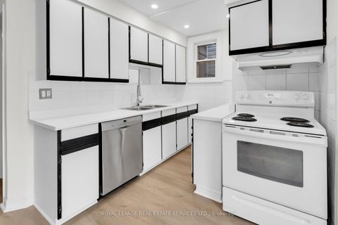 Photo 11 at 56 Arlington Avenue, Wychwood, Toronto