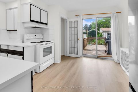 Photo 13 at 56 Arlington Avenue, Wychwood, Toronto