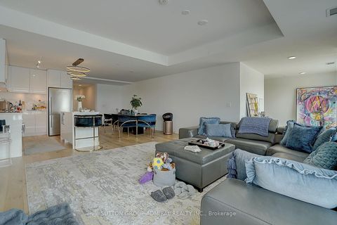 Photo 10 at 712 - 8 Beverley Glen Boulevard, Beverley Glen, Vaughan