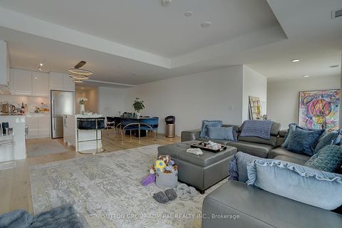 Photo 11 at 712 - 8 Beverley Glen Boulevard, Beverley Glen, Vaughan