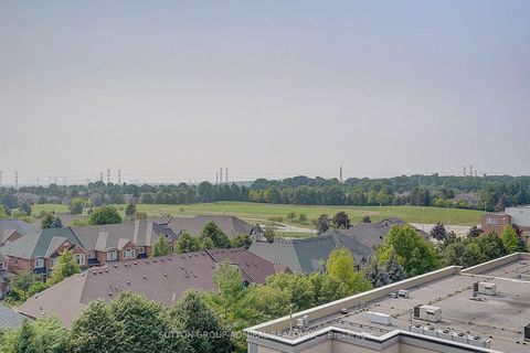 Photo 32 at 712 - 8 Beverley Glen Boulevard, Beverley Glen, Vaughan
