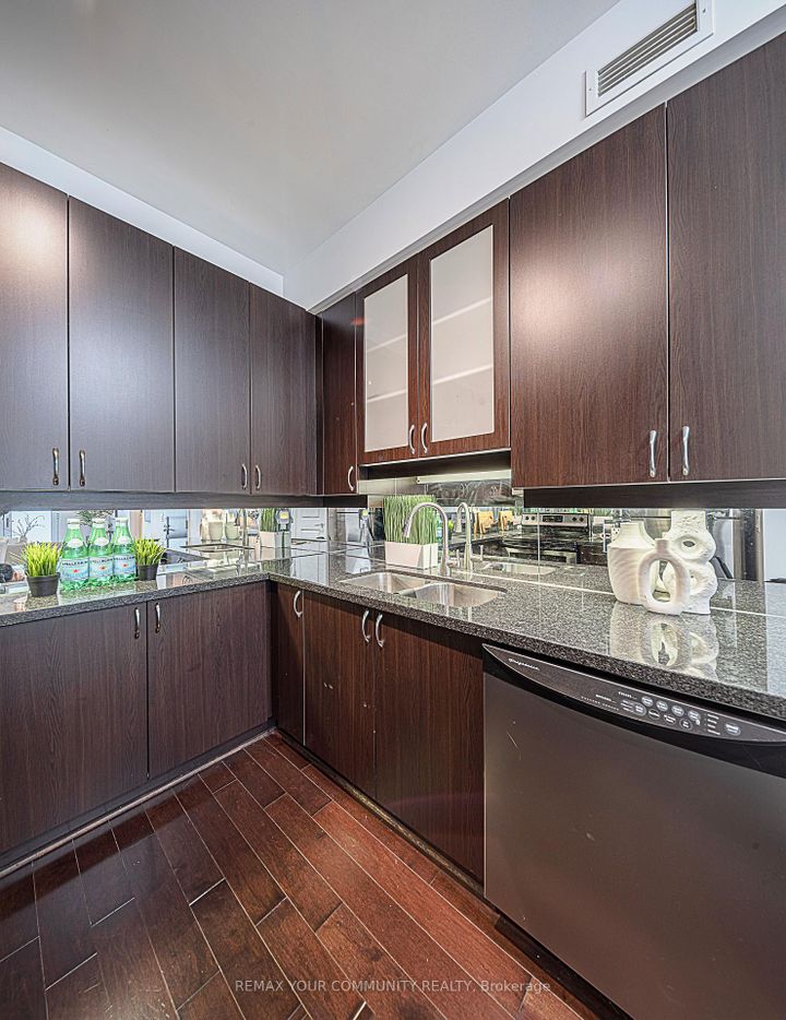 Photo 4 at 102 - 39 Upper Duke Crescent, Unionville, Markham