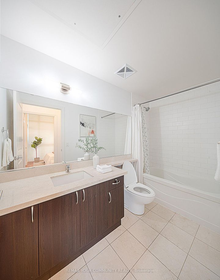 Photo 6 at 102 - 39 Upper Duke Crescent, Unionville, Markham
