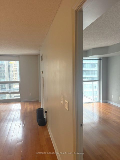 Photo 10 at 1111 - 763 Bay Street, Bay Street Corridor, Toronto